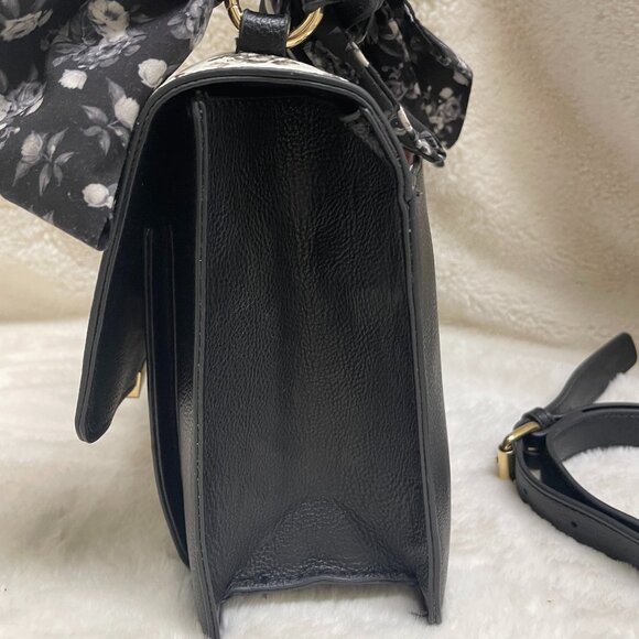 Feminine Besty Johnson Black/White Floral Handbag w/Shoulder Strap Medium Size - Picture 6 of 12